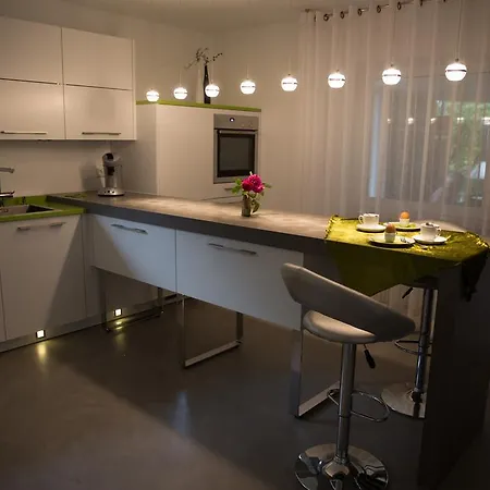 Avantgarde Living Apartman *